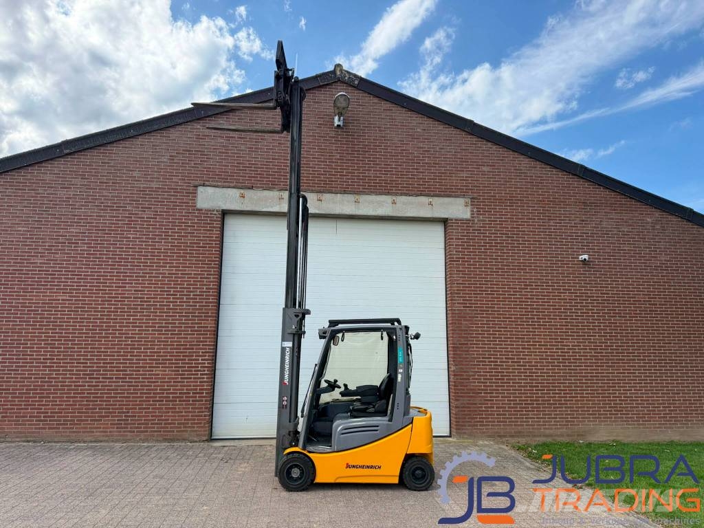 Jungheinrich EFG320 شاحنات ذات رافعات شوكية تعمل بالكهرباء