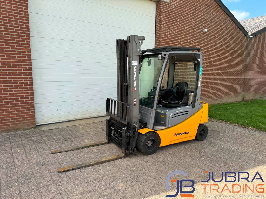 Jungheinrich EFG320 شاحنات ذات رافعات شوكية تعمل بالكهرباء