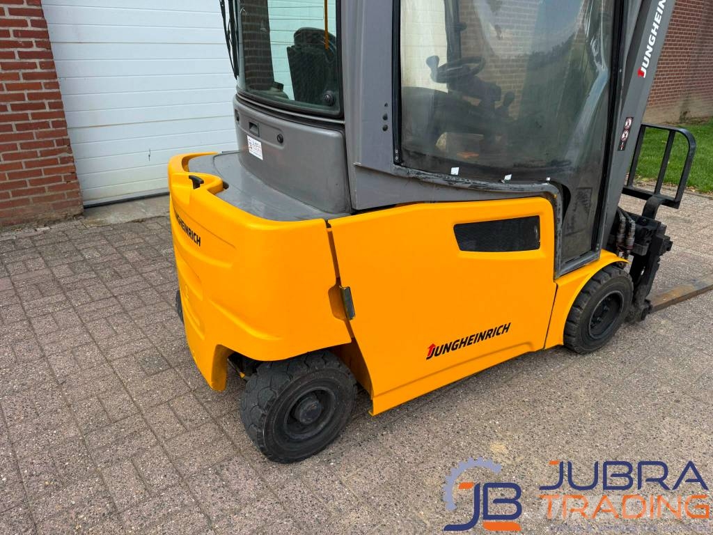 Jungheinrich EFG320 شاحنات ذات رافعات شوكية تعمل بالكهرباء