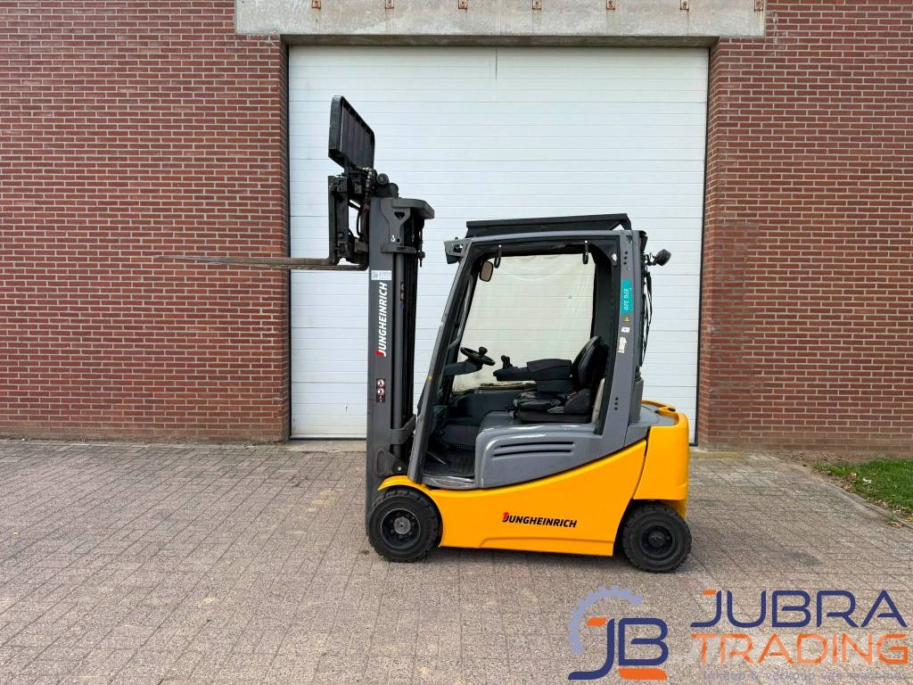 Jungheinrich EFG320 شاحنات ذات رافعات شوكية تعمل بالكهرباء