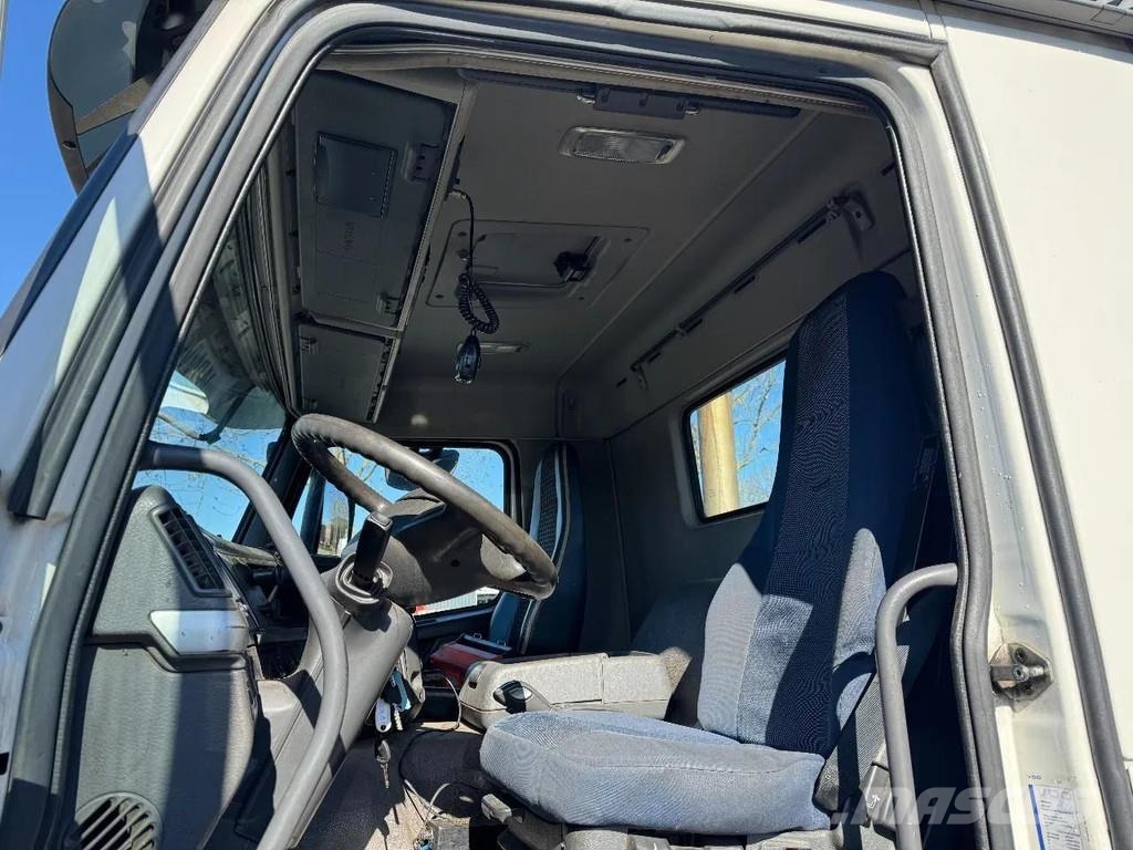 Volvo FM 330 6X2 EURO 5 - ATLAS 126.3E + REMOTE CONTROL Bañeras basculantes usadas