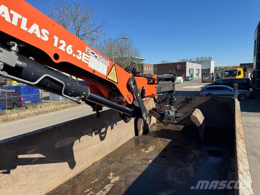 Volvo FM 330 6X2 EURO 5 - ATLAS 126.3E + REMOTE CONTROL Bañeras basculantes usadas