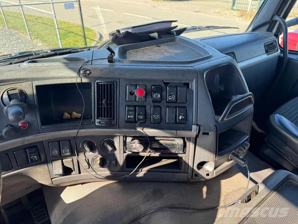 Volvo FM 330 6X2 EURO 5 - ATLAS 126.3E + REMOTE CONTROL Bañeras basculantes usadas