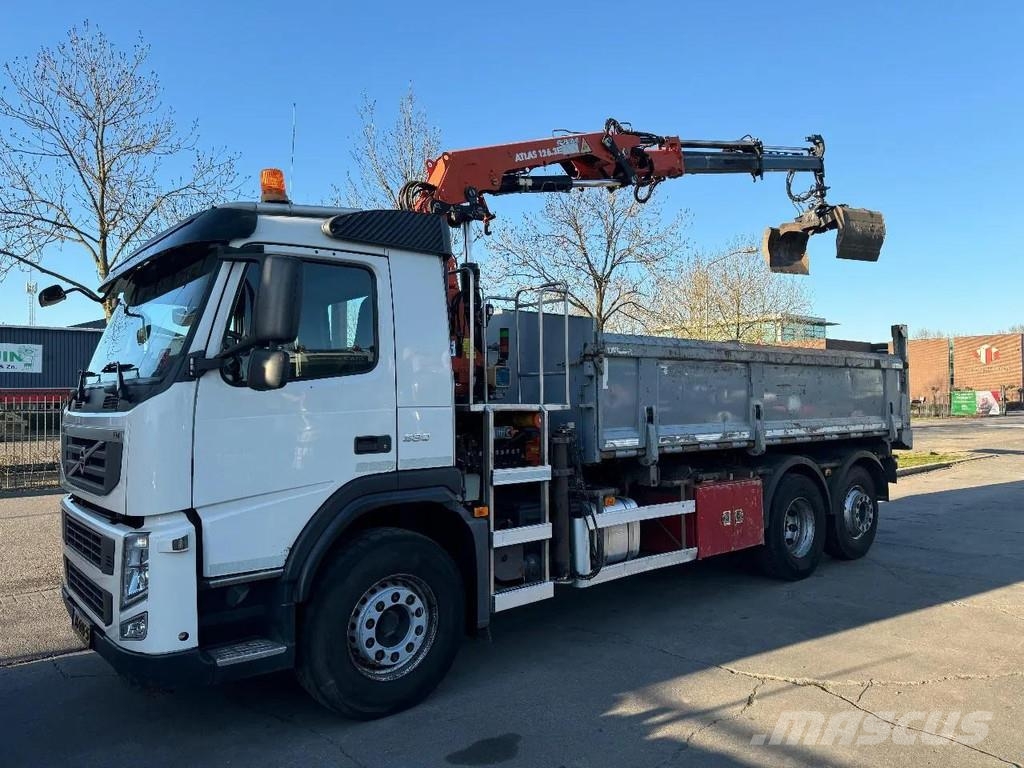 Volvo FM 330 6X2 EURO 5 - ATLAS 126.3E + REMOTE CONTROL Bañeras basculantes usadas