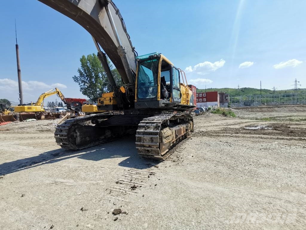 Volvo 700 B Bageri guseničari