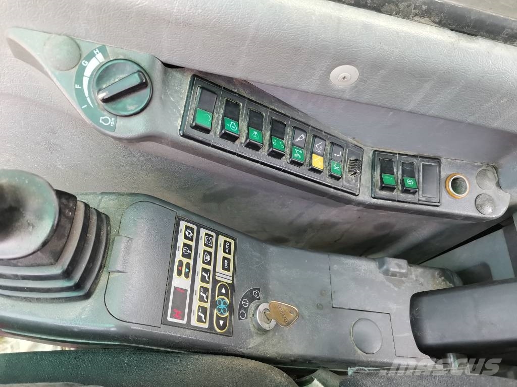 Volvo 700 B Bageri guseničari