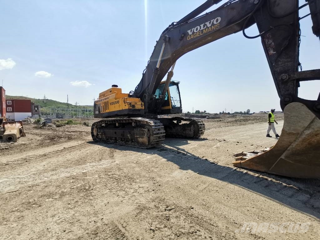 Volvo 700 B Bageri guseničari