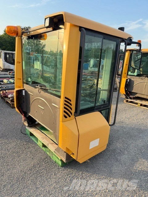 Volvo L 220 F USED CAB キャビン及び内装