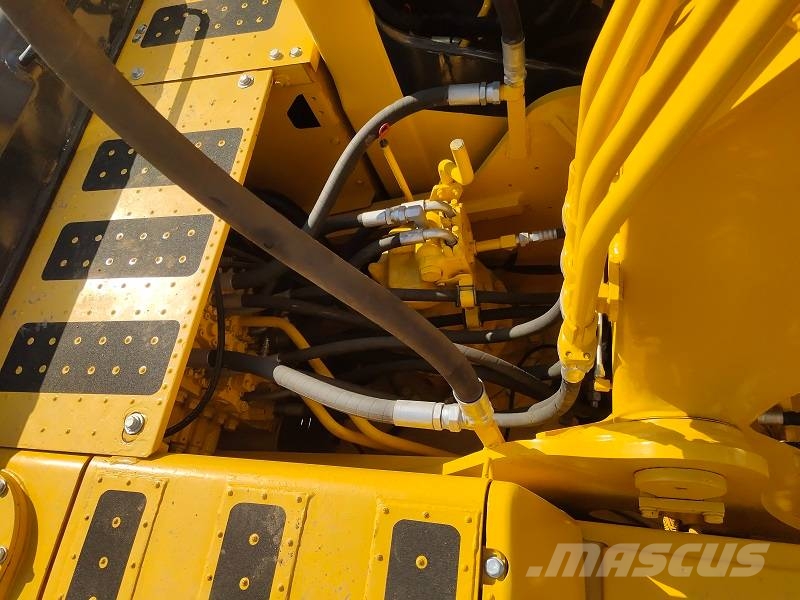 Komatsu pc220 大型油圧ショベル12t以上(パワーショベル・ユンボ)
