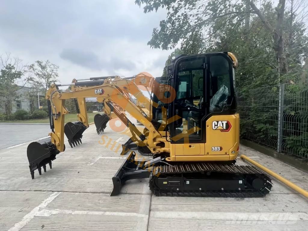 CAT 303 Mini bagri <7t