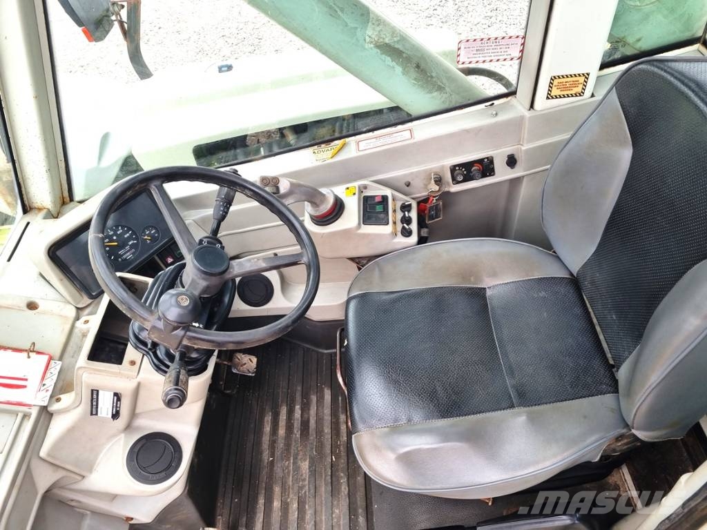 CLAAS Ranger 975 Teleszkópos rakodók