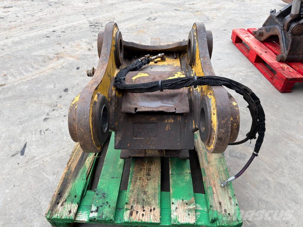 Miller Caterpillar 325 / 329 / 330 Geith موصلات سريعة