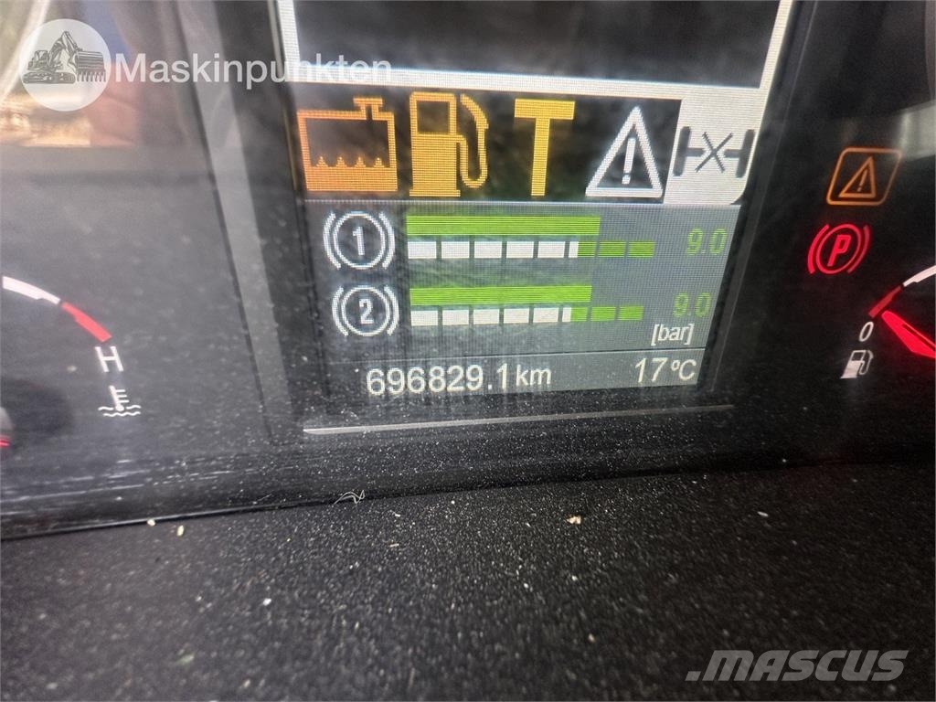 Scania P400LB8X4*4HNA 덤프 트럭