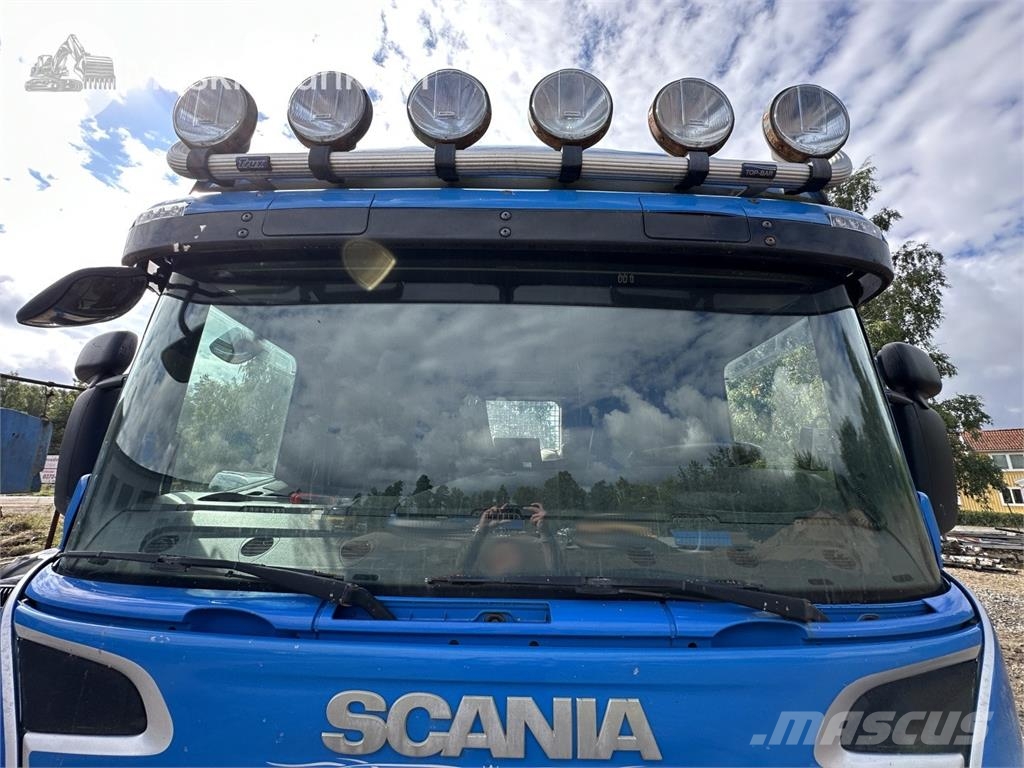 Scania P400LB8X4*4HNA 덤프 트럭