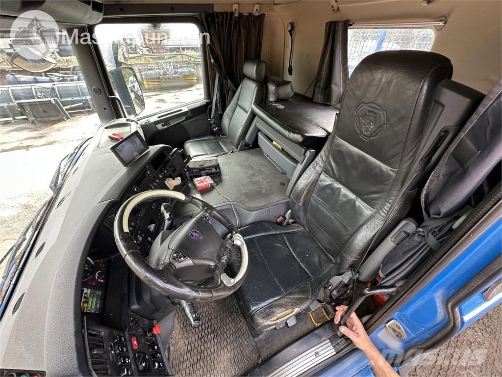 Scania P400LB8X4*4HNA 덤프 트럭