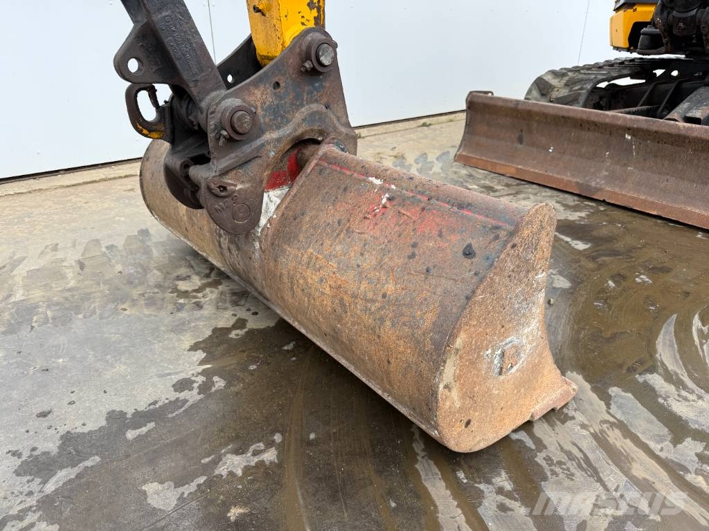 JCB 48Z-1 - Hammer Lines / Quick Coupler Miniexcavadoras