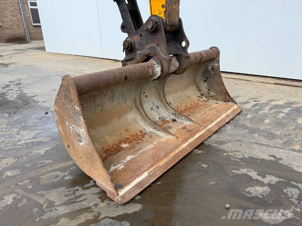 JCB 48Z-1 - Hammer Lines / Quick Coupler Miniexcavadoras