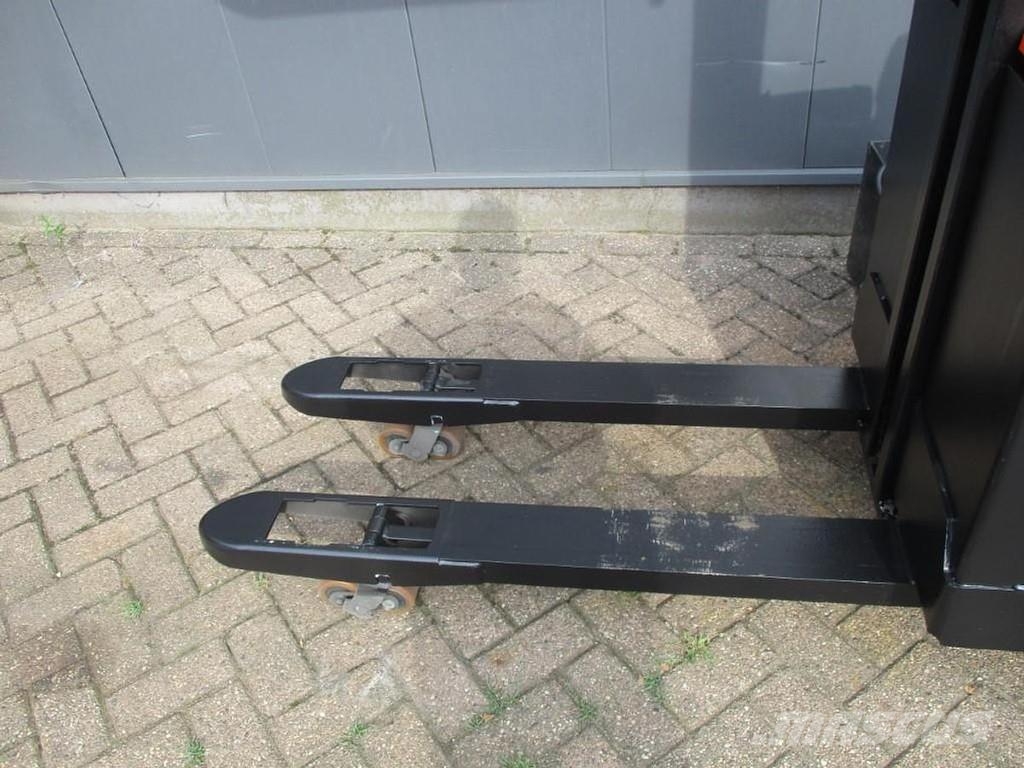 BT SWE 080L Nisko podizni električni viličar