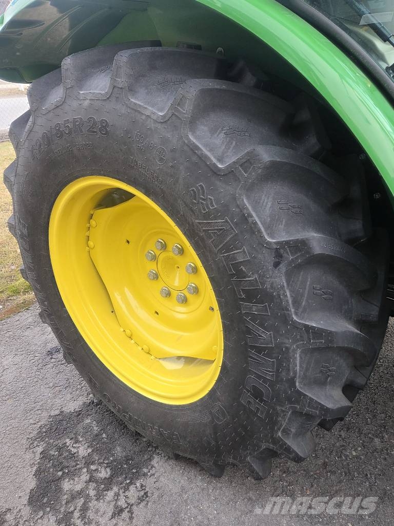 John Deere 5058E Tractors