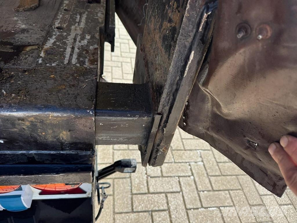 Meusburger Tieflader/Mega ( 1363 x 300 x 347 ) BPW LIFT نصف مقطورات بباب جانبي