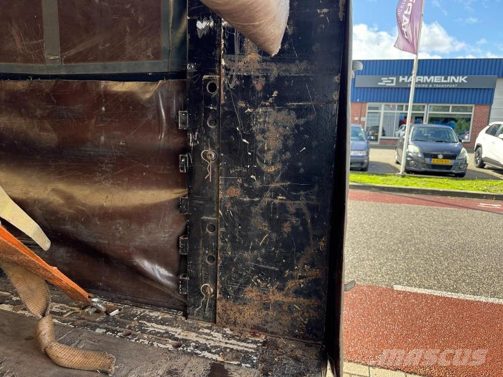 Meusburger Tieflader/Mega ( 1363 x 300 x 347 ) BPW LIFT نصف مقطورات بباب جانبي