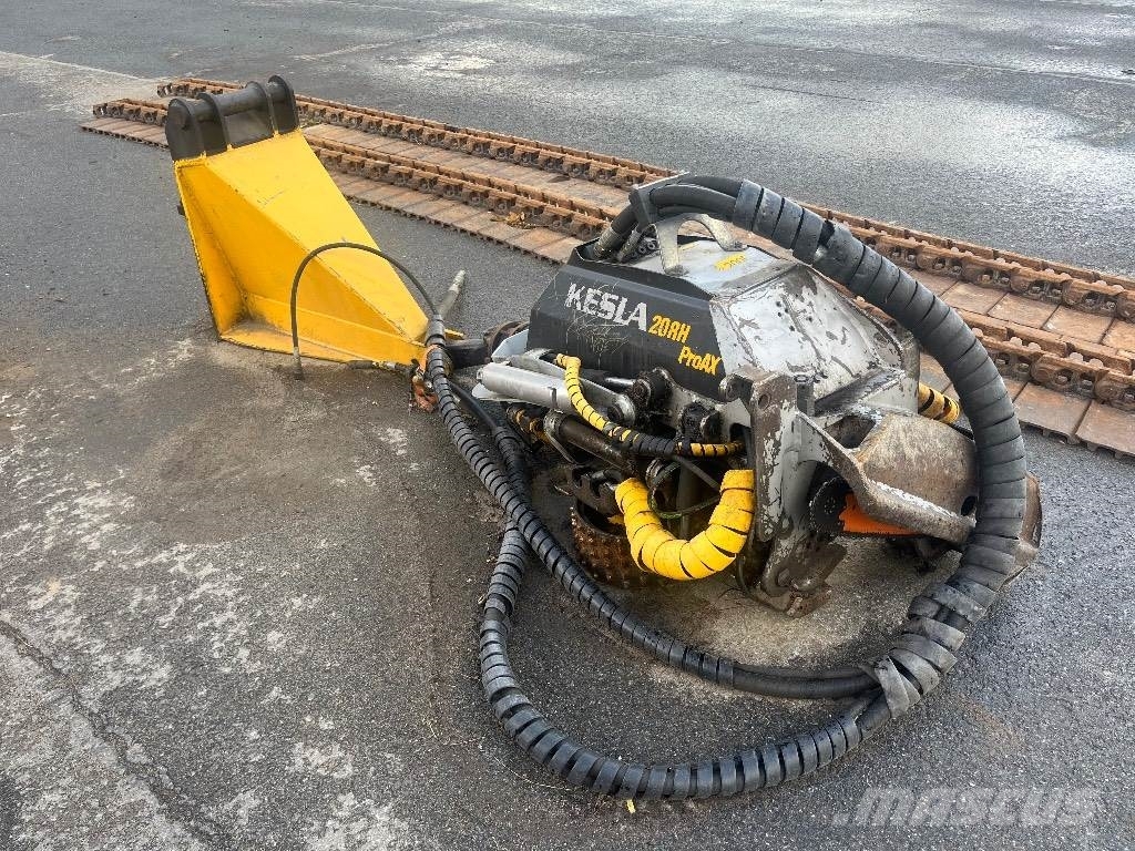 Hyundai Robex 140 LCM-9 / Engcon, Harvesteri, Uudet ketjut Excavadoras sobre orugas