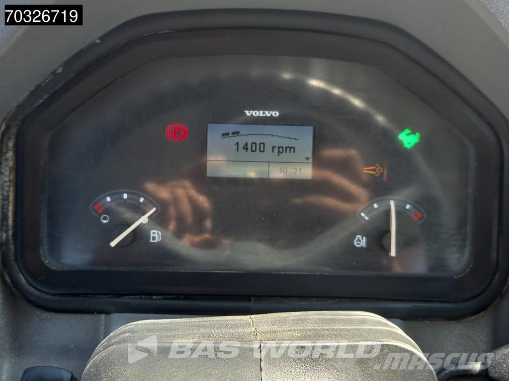 Volvo L30 G لوادر بعجل