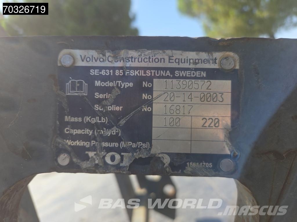 Volvo L30 G لوادر بعجل