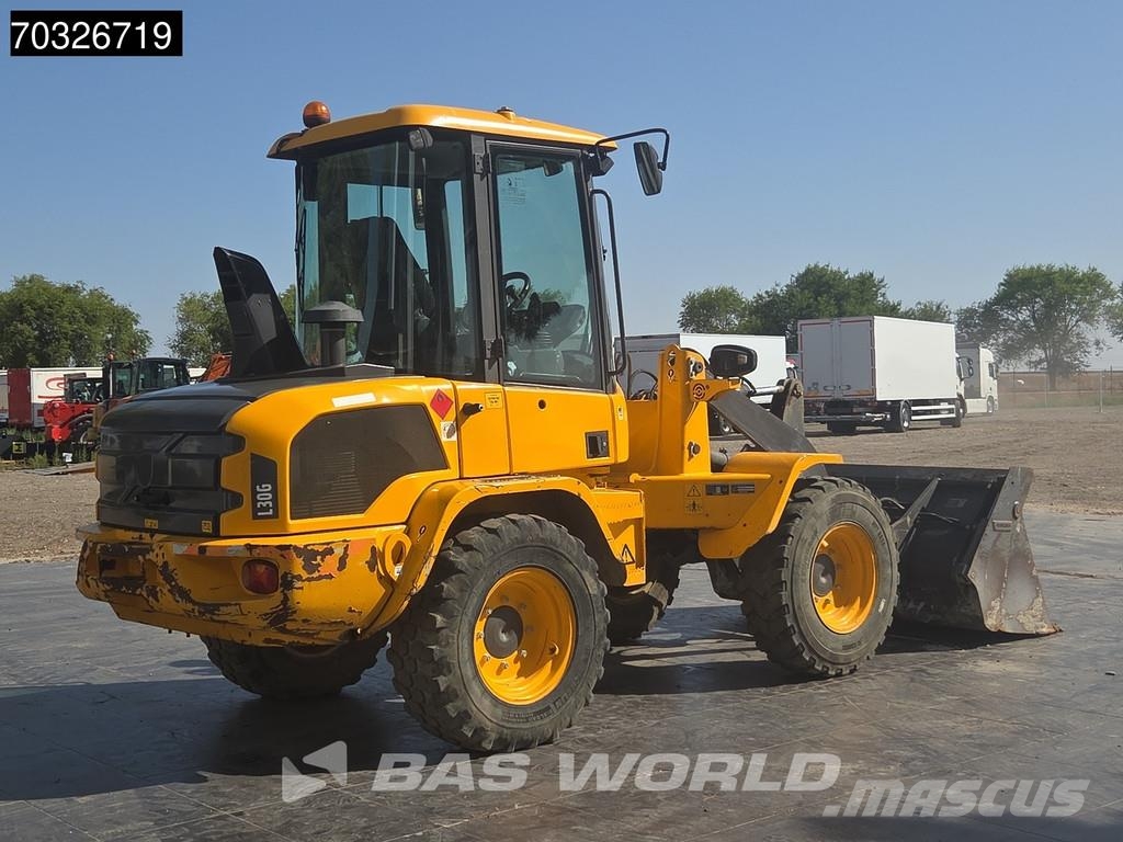 Volvo L30 G لوادر بعجل