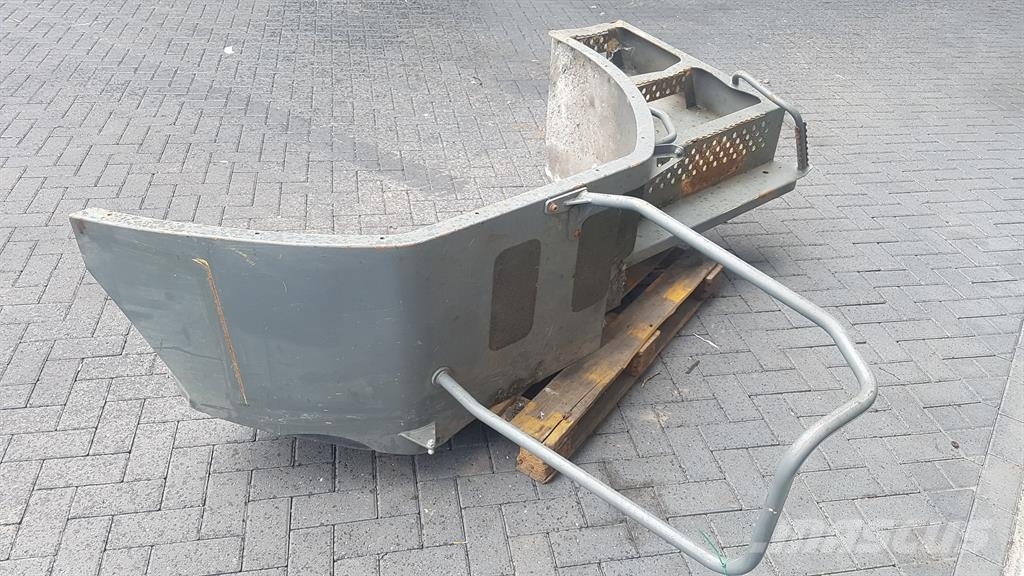 Liebherr L538-93010941-Mud guard/Schutzblech Chasís
