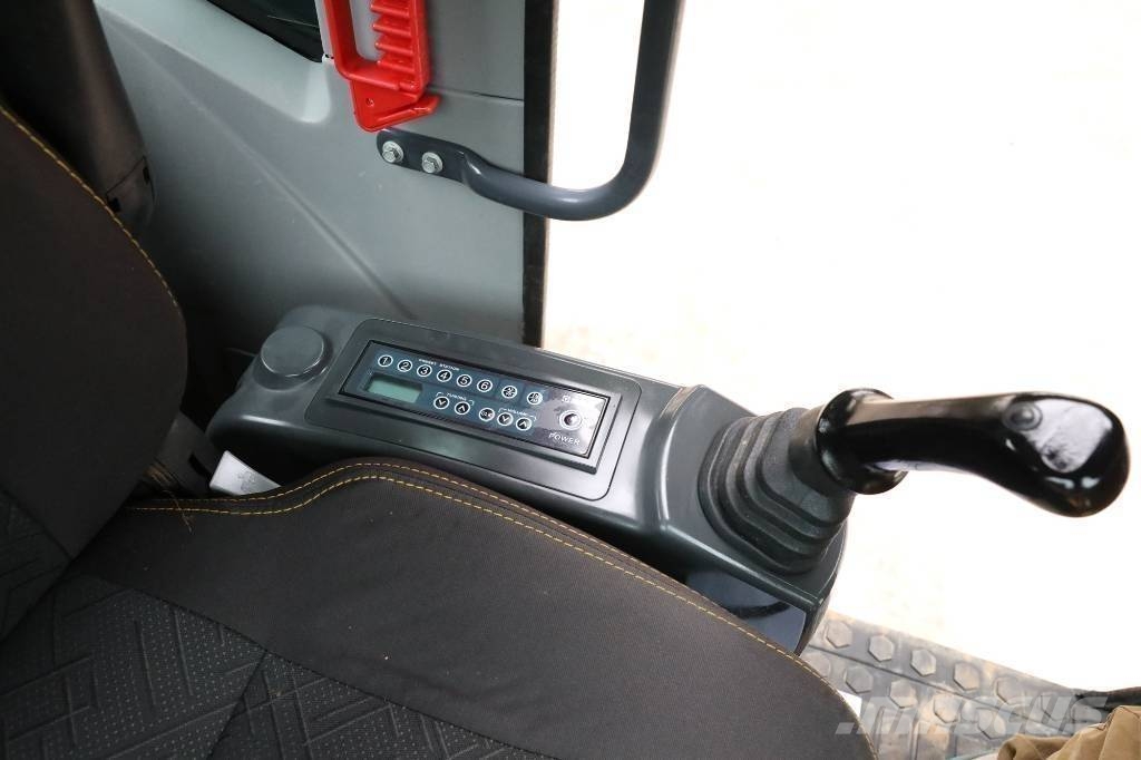 XCMG XE 60 DA Miniescavatori