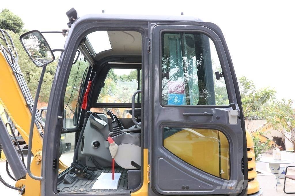 XCMG XE 60 DA Miniescavatori