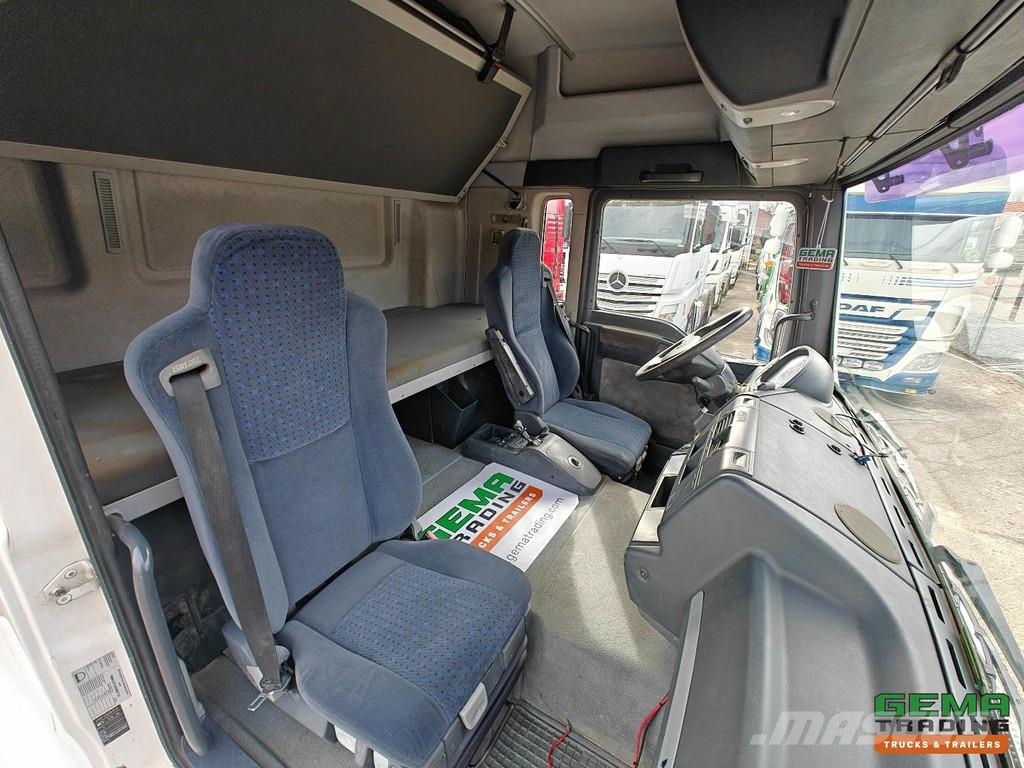 MAN TGA 26.440 6x2 Sleeper Cab Euro3 - Enclosed Box / Kabeļu pacēlājs nomontējamām kravas mašīnām