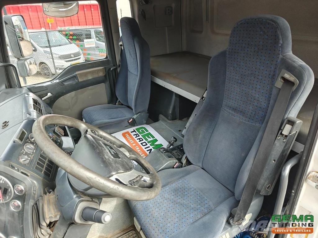 MAN TGA 26.440 6x2 Sleeper Cab Euro3 - Enclosed Box / Kabeļu pacēlājs nomontējamām kravas mašīnām