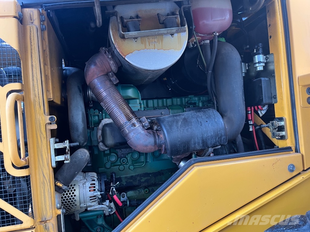 Volvo L 70 F Pale gommate