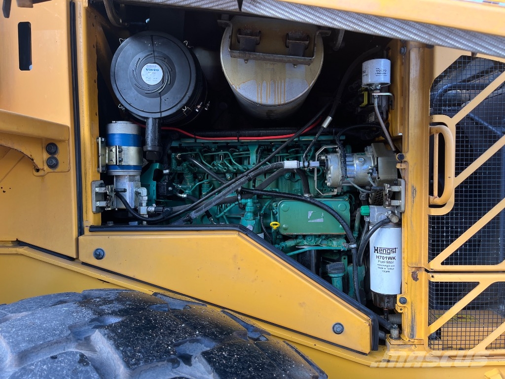 Volvo L 70 F Pale gommate