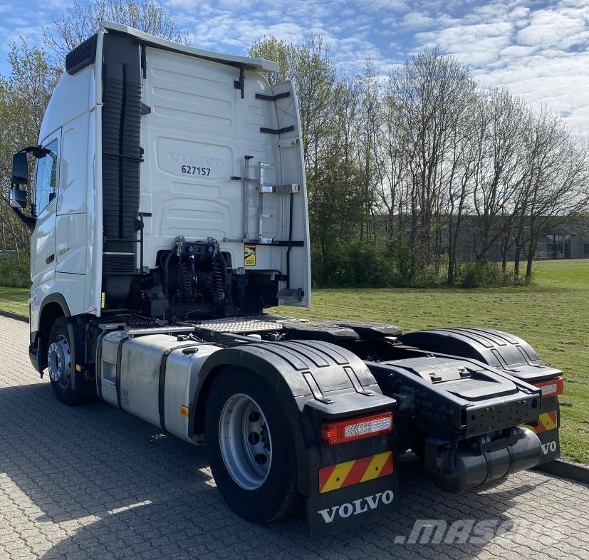 Volvo Vehicle Tractor 4x2 Standard Prime Movers