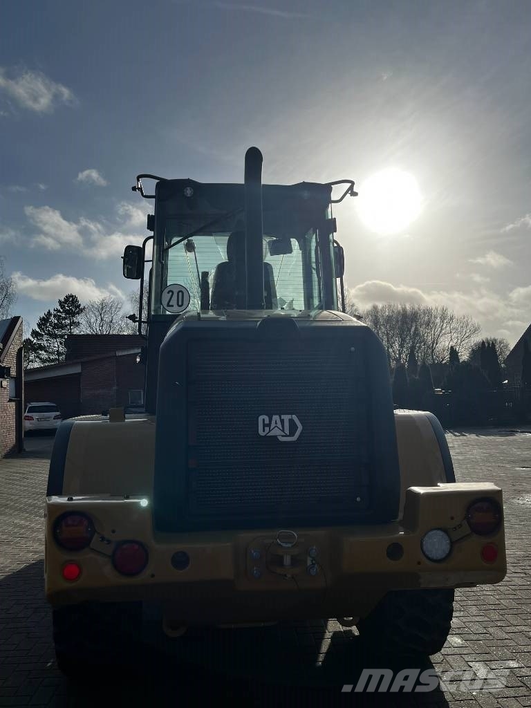 CAT 910 Kolesni nakladalci