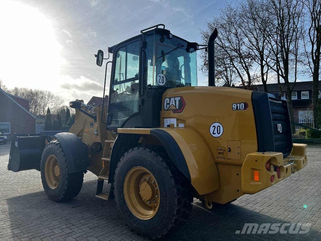 CAT 910 Kolesni nakladalci