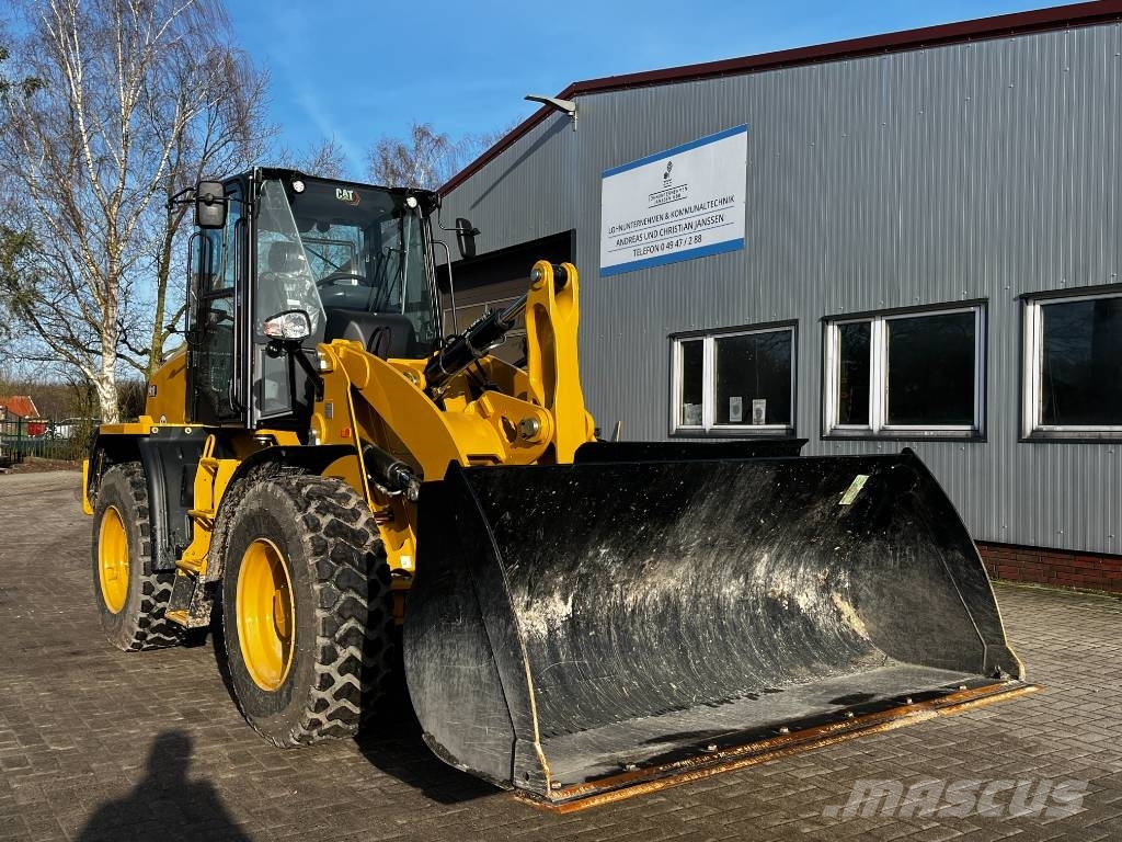 CAT 910 Kolesni nakladalci