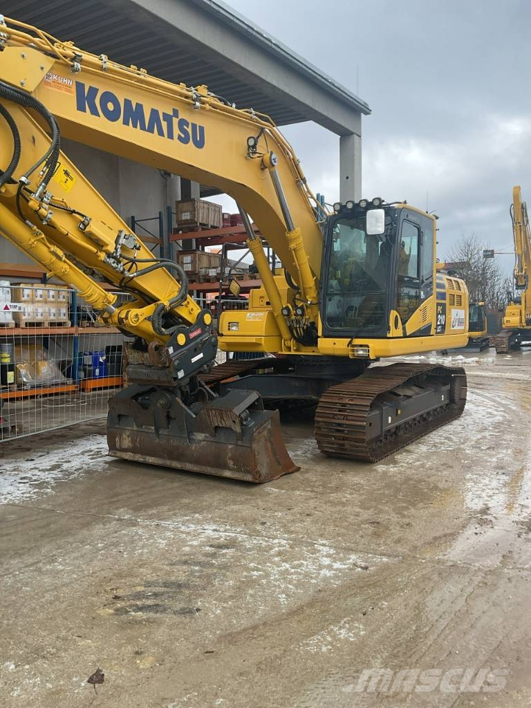 Komatsu PC 210 LCi-11 حفارات زحافة