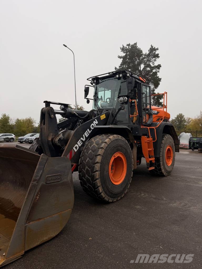 Develon DL 320-7 Kolesové nakladače