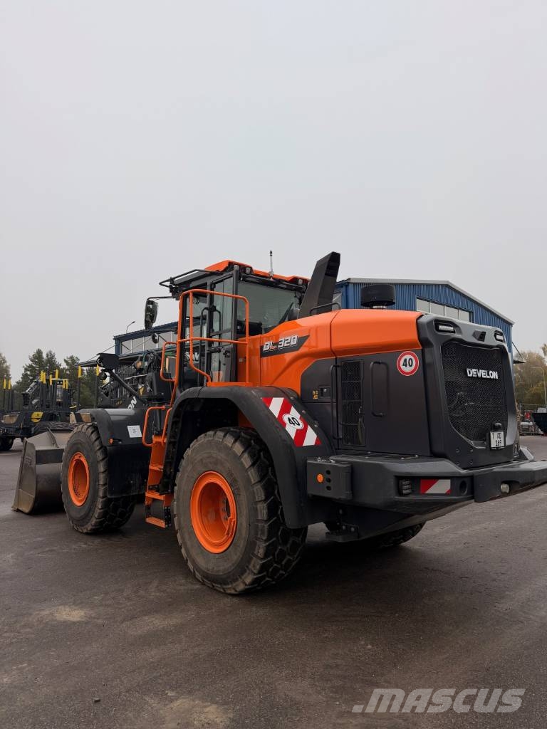 Develon DL 320-7 Kolesové nakladače