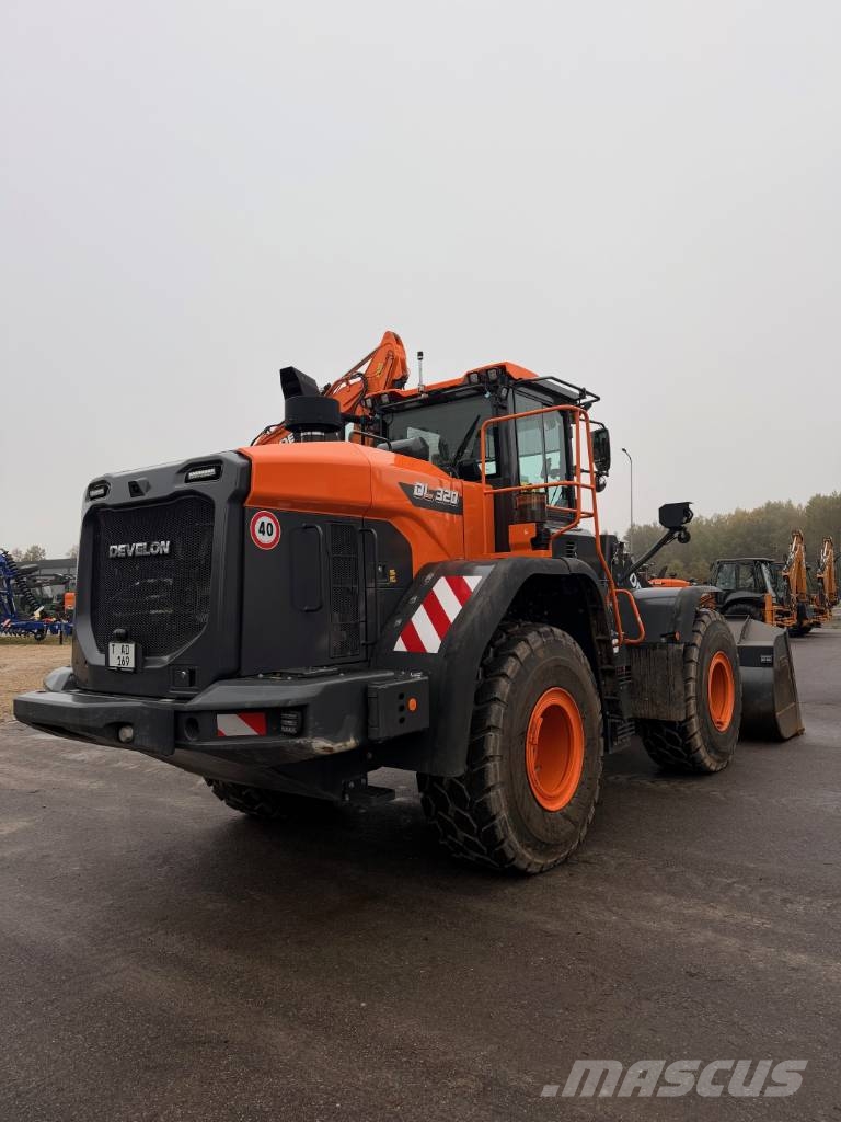 Develon DL 320-7 Kolesové nakladače