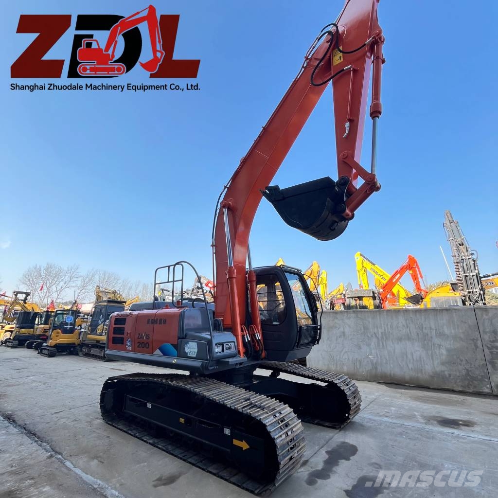 Hitachi ZX 200 Pelle sur chenilles