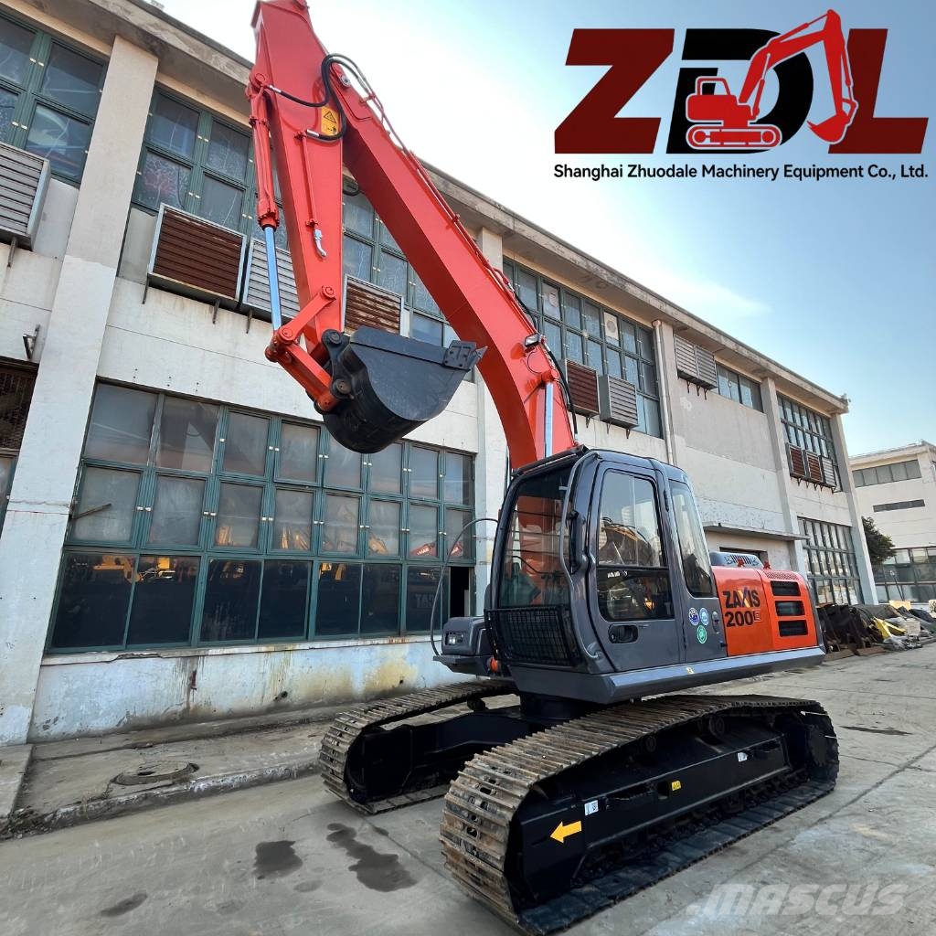 Hitachi ZX 200 Pelle sur chenilles