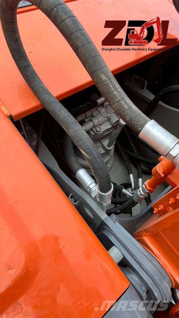Hitachi ZX 200 Pelle sur chenilles
