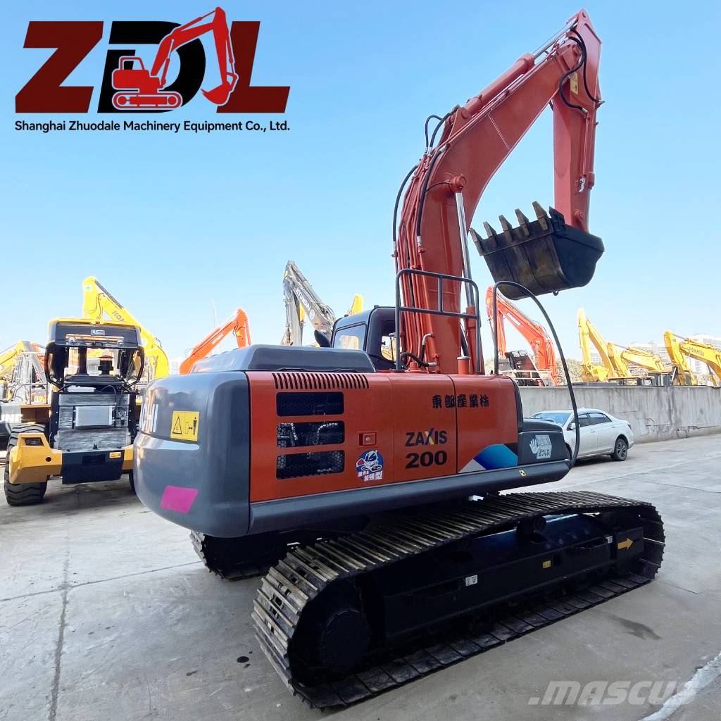 Hitachi ZX 200 Pelle sur chenilles