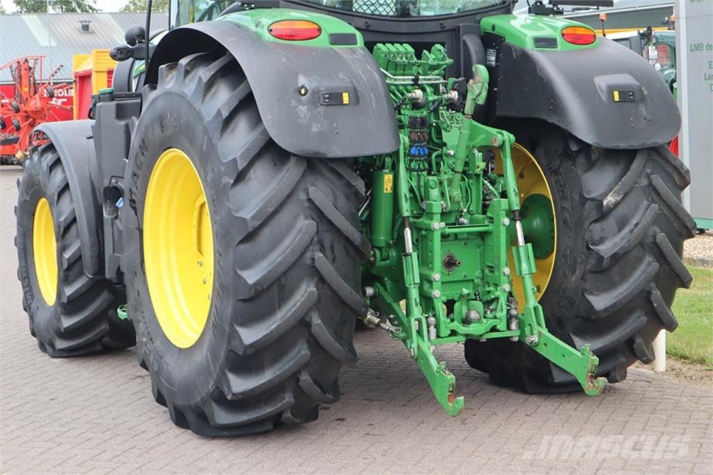John Deere 6R 215 TRAKTOR Traktoriai