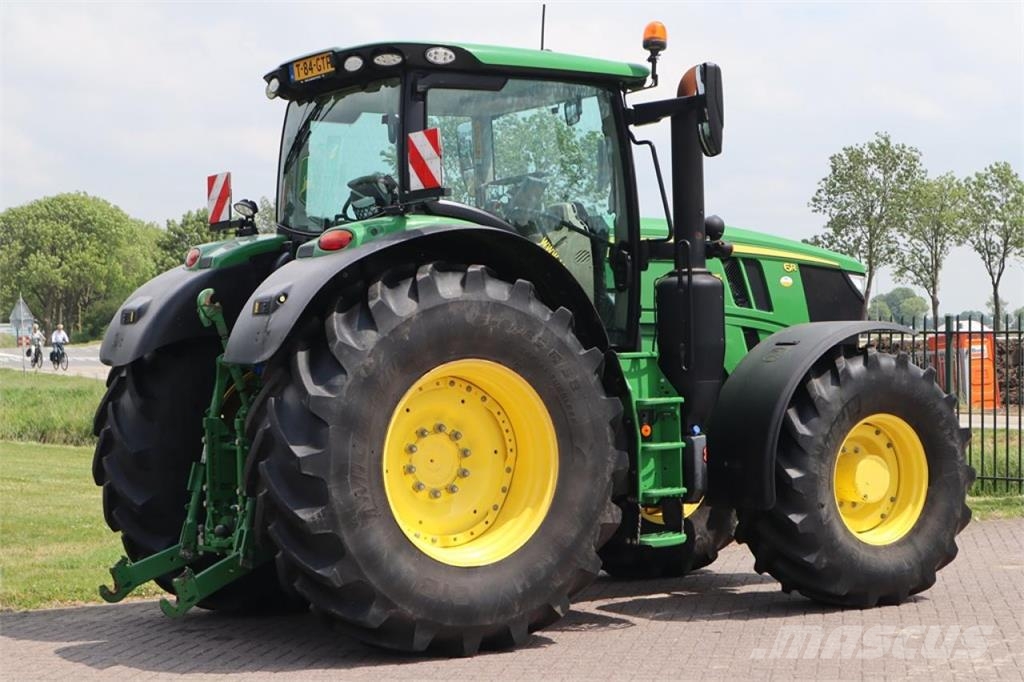 John Deere 6R 215 TRAKTOR Traktoriai